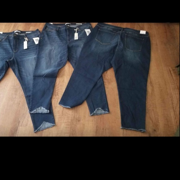 NWT Plus Size Skinny Ankle Jeans, Sizes 16-22 - Picture 4 of 13
